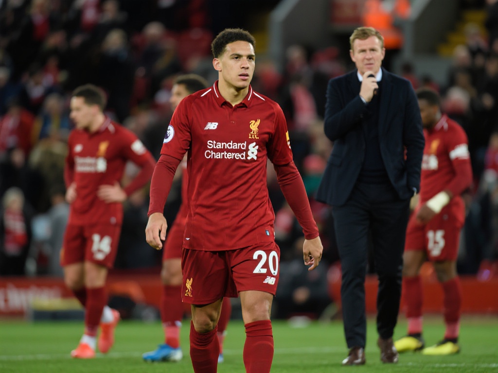 深圳南岭铁狼勇夺2023五超联赛冠军奖杯荣耀加冕